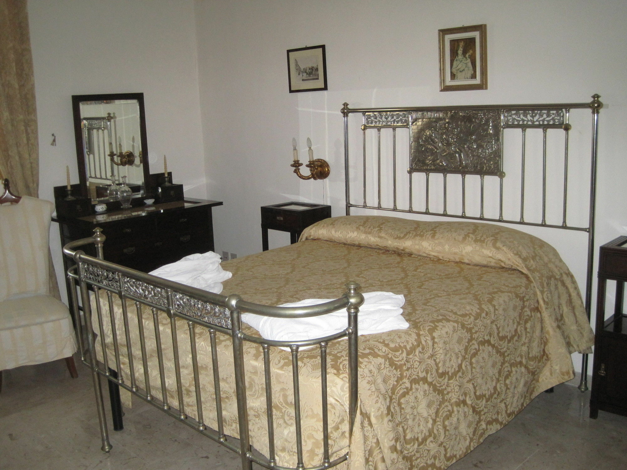 Al Bastione Imperiale Hotel Trapani Buitenkant foto